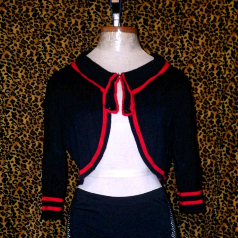 Hell Bunny Shrug